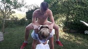 Deutsche Escort Milf Mama Sandy 41 Sexo en el jardín al aire libre