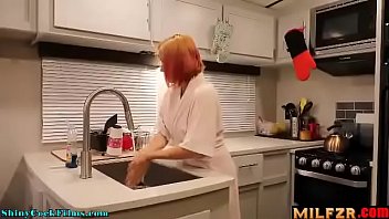 Fucking the hot stepmom who got stuck in the sink