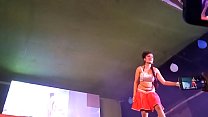 Danza calda sulle canzoni più famose di Bhojpuri a Calcutta