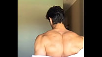 Look at the beautiful back muscles, even the eyes are captivating!