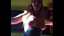 Jennifer Lawrence vazou um vídeo de selfie dançando
