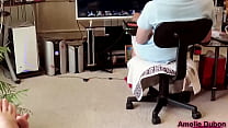 Девушка мастурбирует секс игрушкой за парня играть в компьютерные