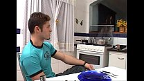 Феликс Линс готовит и трахается с Дэниелом Стоуном р. Бесплатное гей порно видео, клипы с фильмами