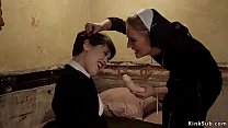 Brünette Schwester rimming lesbische Nonne