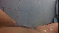 My hot girlfriend Claudia decides to pour water in her pussy