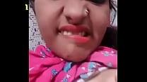 Индийская юная девушка дези снимает свое обнаженное видео для своего парня