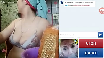 la reazione della casalinga alla gola profonda in chat
