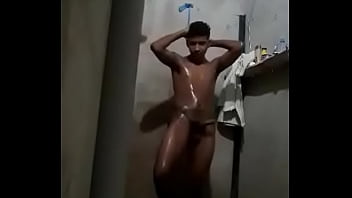 Young man masturbates while bathing (2 part)