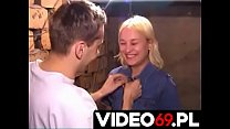 Польское порно - Блондинка оказалась очень жажда секса