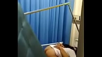Une infirmière est surprise en train de coucher avec un patient