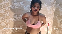 linda jovem indiana no chuveiro se masturbando