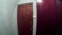 Они приходят починить мою входную дверь, и я съедаю всю их сперму на моем лице. Нет ничего более возбуждающего меня, чем вкус спермы во рту.