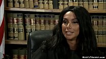 Juez transexual latina se folla al delincuente