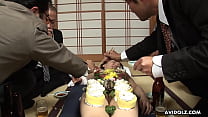 Fille japonaise, Asuka Ayanami est une assiette de nourriture, non censurée