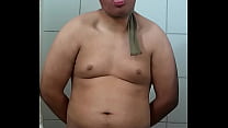 Chico Gordo Ahorcado Desnudo