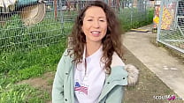 НЕМЕЦКИЙ СКАУТ - АНАЛЬНЫЙ СЕКС С ДЕФЛОРАЦИЕЙ ДЛЯ КУДУЧНЫХ ВОЛОС молодой женщины JULIA BACH НА КАСТИНГЕ PICKUP