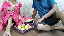 Fratello scopato dando soldi al venditore di mango