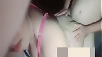 Надеюсь, мой парень этого не видит, потому что я только что изменила ему с его братом, ну, у него большой член, и мне нравится, что он дает мне ключ