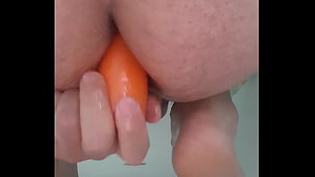 Con una zanahoria