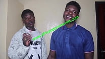 Die Zwillinge aus Kamerun machen eine ganz besondere und beispiellose Erfahrung, sie ficken die gleichen Typen, heute haben sie es satt, andere zu ficken, sie beschließen, sich gegenseitig zu ficken