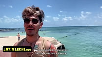 Amateure Latinos Rob Silva & Ken wurden fast beim Befruchten ihrer Ärsche am Strand erwischt