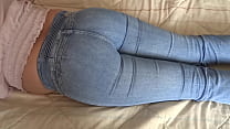 Compilação de vídeos da minha esposa latina, mãe peluda de 58 anos mostrando o cu grande no jeans e mostrando a calcinha que ela está usando naquele momento