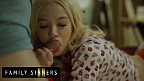 Sexy (Kenzie Reeves) prend le contrôle de la grosse bite de ses demi-frères (Nathan Bronson) - Family Sinners