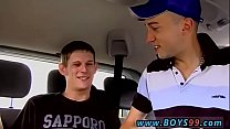 Она действительно грубая, потому что ее мужу нравится трахать ее сыро, но он не может долго оставаться на ней