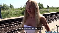 Крошку с большими сиськами публично отдолбили после минета в видео от первого лица
