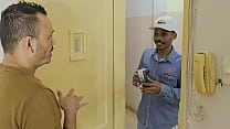«Не хочешь зайти и выпить чашечку кофе?» Мой новый 25-сантиметровый одаренный сосед подошел к кофе и дал мне полное молоко для секса без презерватива kaduventri.com