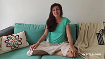 Professora de ioga sexy nos mostra como ela relaxa