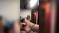 ДЕЛАТЬ ИЗВРАЩЕННЫЕ ОБНАЖЕННЫЕ ПОЗЫ В ЗЕРКАЛЕ С МОИМИ НОГАМИ И ЗАДНИКОМ МНЕ ТАК ВОЗБУЖДАЕТСЯ