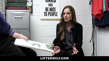 LIFTERMILF.COM - Охранник торгового центра обещает, что отпустит милфу, только если она позволит ему трахнуть себя в задницу - Триша Оукс