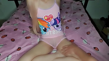 Падчерица! Мой отчим кончает в меня ночью
