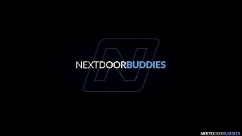 NextDoorBuddies - La bombasse asiatique Levy Foxx percée au gymnase