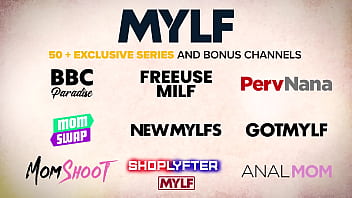 MYLF - Горячая милфа-блондинка требует, чтобы пасынок обращался с ней исключительно, особенно когда они одни