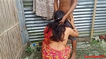 Bengali Bhabi foda com um saree vermelho Clower com marido (vídeo oficial por Localsex31)