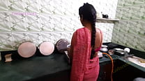 Indian Bhabi Fucked in Kitchen par Devar - Bhabi en sari rouge