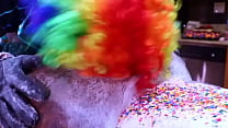 Victoria Cakes convierte su culo gordo en un pastel por Gibby The Clown