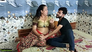 बंगाली गर्म भाभी बनाम युवा भारतीय लड़का !! पहला शौकिया सेक्स!