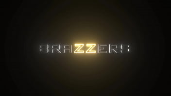 Siennas Arsch ausstrecken - Sienna Day / Brazzers / Stream voll von www.brazzers.promo/danny