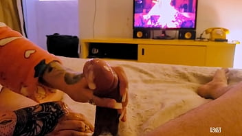 従順な男の子のためにハーフシスターが手コキガイド