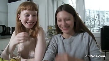 Ersties: Bonnie y Talia regresan para un video de sexo lésbico pervertido