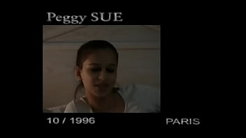 La giovane donna esotica Peggy Sue in un casting hardcore
