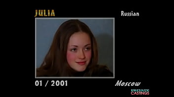 Bela jovem Julia tenta anal no casting privado