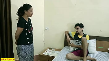 Pijat tubuh panas India dan seks dengan gadis layanan kamar! Seks hardcore