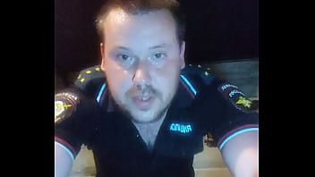 Vollständiges Video: Rauer Fick im Analloch eines Polizisten mit einer Flasche Wodka!