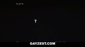 Taboo gay trio grosse bite et ses deux mignons garçons-GAYZEST.COM
