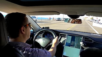 Conduire une Tesla à LA (Youtube)