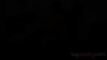 TUG CASTING Личный помощник Дженна Клов умоляет о практической работе на новой работе